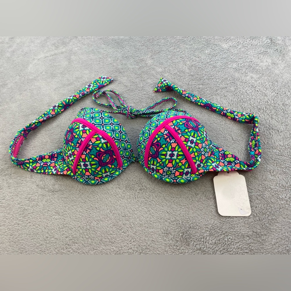 Xhileration Size Large bikini top NEW without tags.